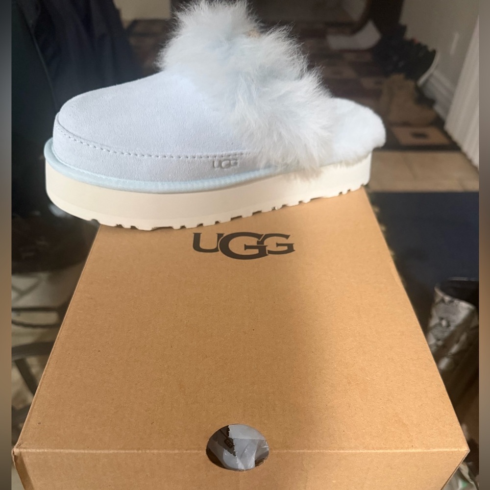 UGG Sky Blue Disquette Chalet Shoes!